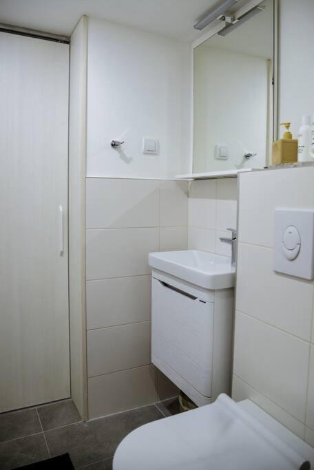 Mini Condo 2 Dl - Studio With A Private Patio Donja Lastva Exterior photo